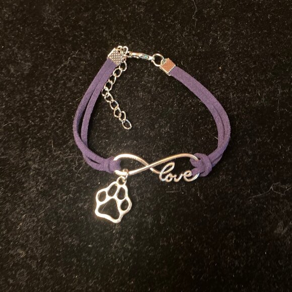 LOVE and PAW PRINT Bracelet - Picture 1 of 1